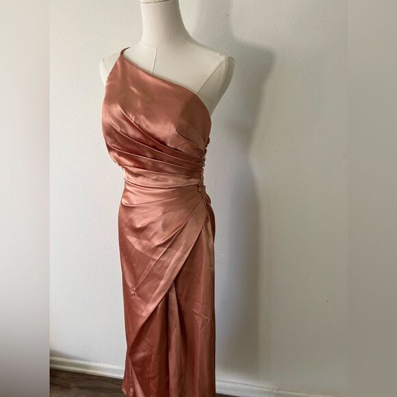 Davids Bridal Galina Signature charmeuse draped one-shoulder dress size 2 - Picture 10 of 13